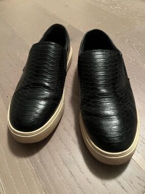 Aldo Women’s Black Slip-Ons - Snakeskin Pattern Size 8